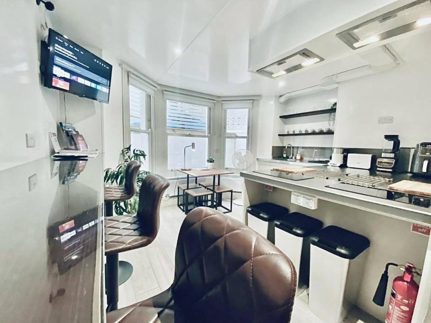 Apt 12 Luxury Living Chic Studio Steps From Beach Brighton Exterior photo